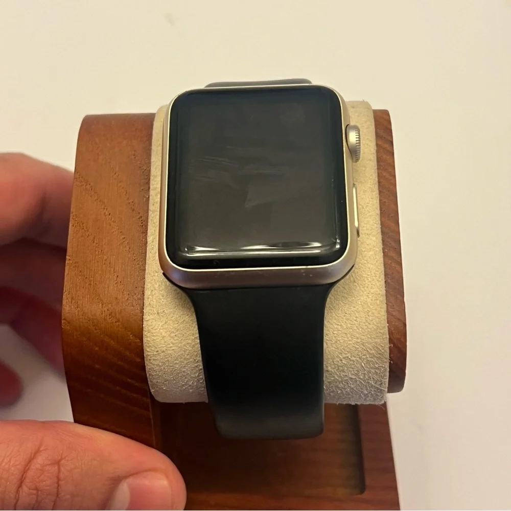 Apple Watch Series 7000, Gold casing,‎ tested, Charger included